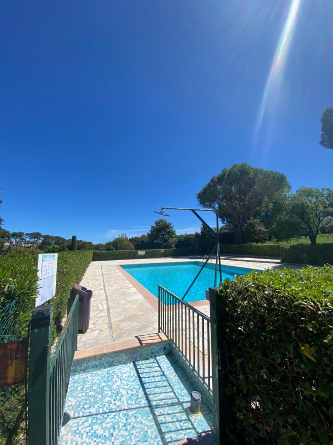 Superbe studio avec piscine - Antibes Extérieur photo